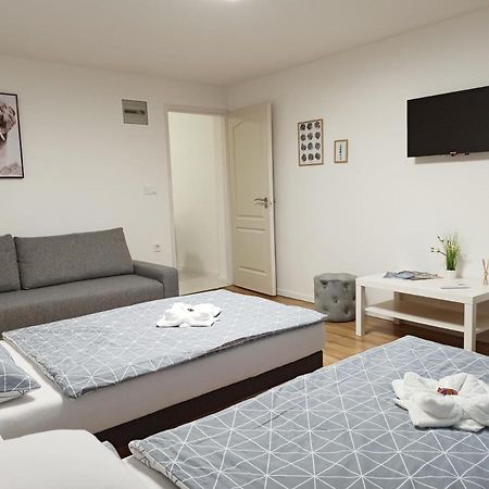 Grafit Apartmanok Hajdúnánás Exteriör bild