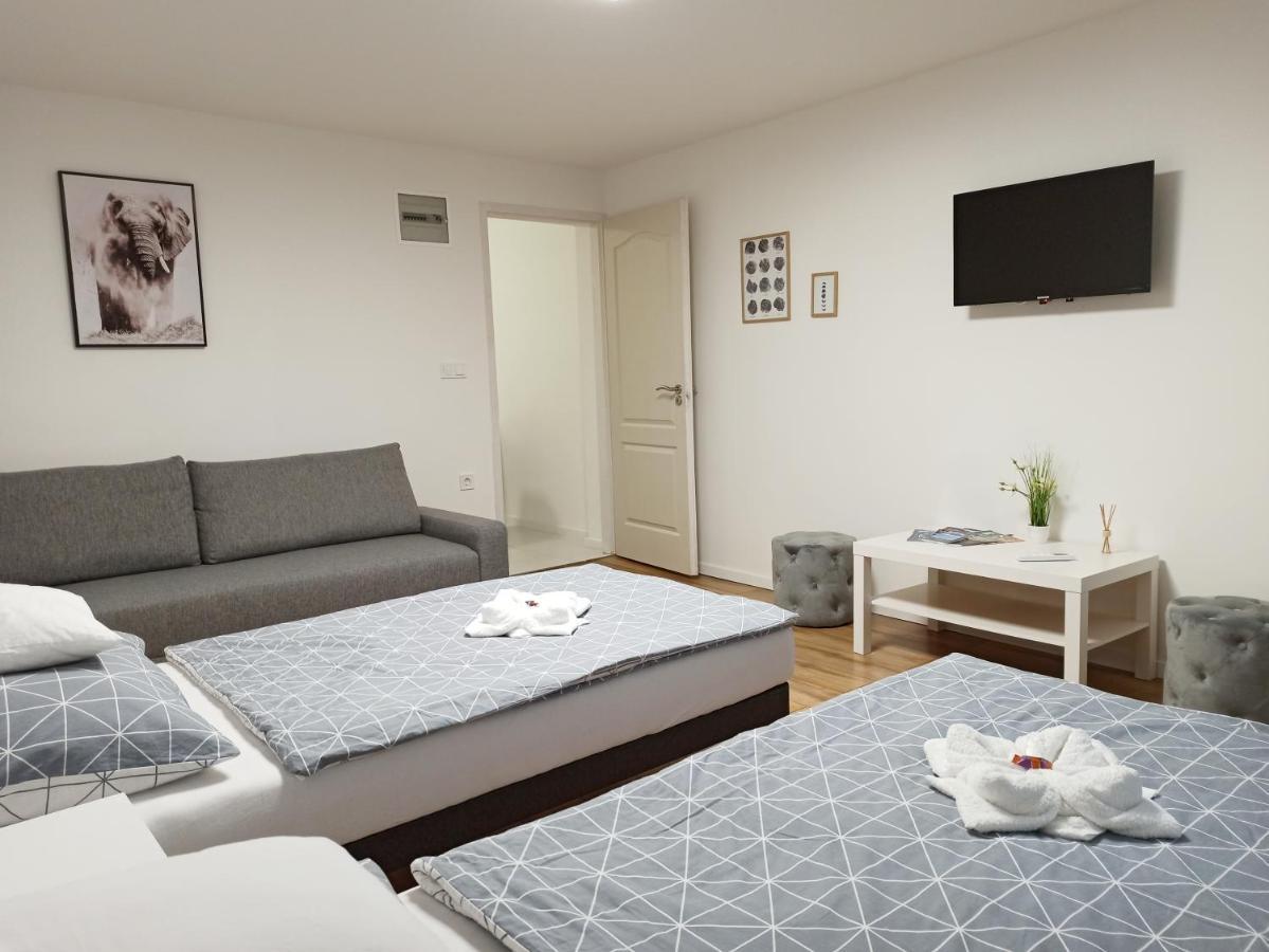 Grafit Apartmanok Hajdúnánás Exteriör bild